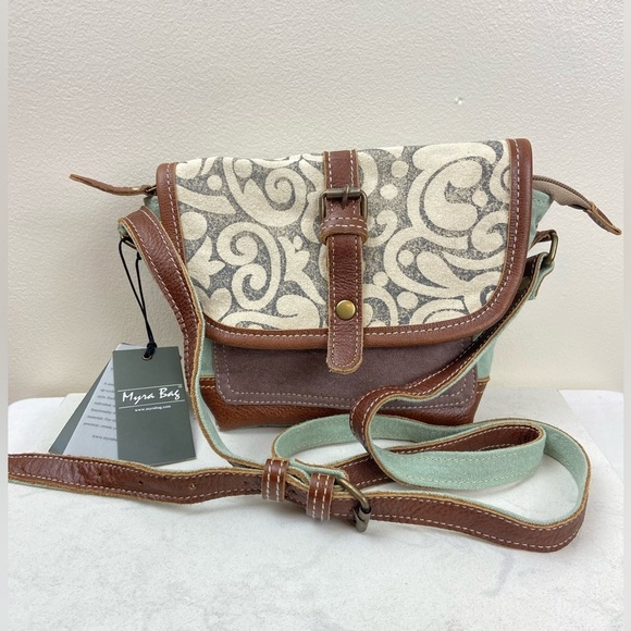 NWT Myra Bag Leaf Print Small/Crossbody Bag Boho - Picture 1 of 9